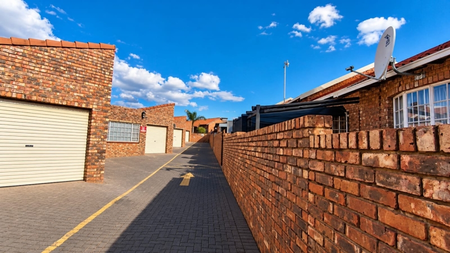 3 Bedroom Property for Sale in Uitsig Free State